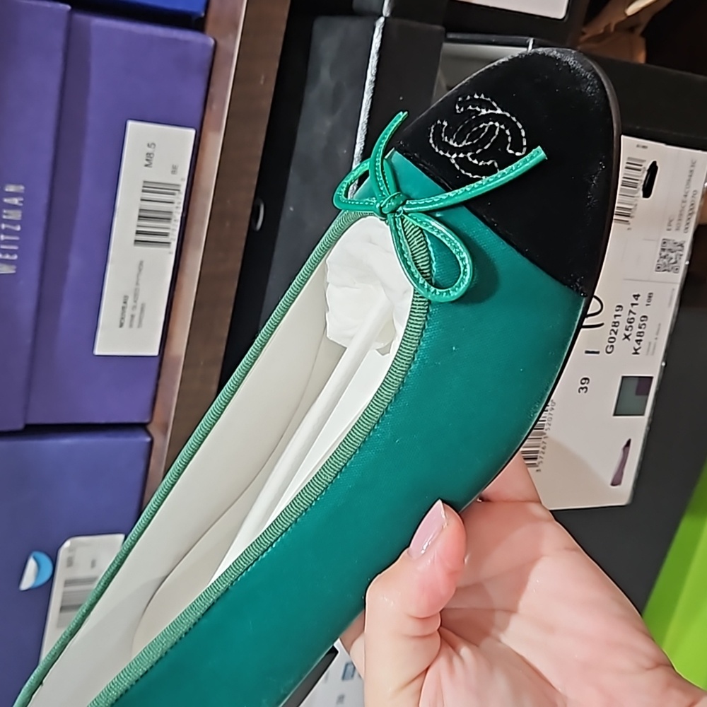 Chanel shoes size 39 - Picture 2 of 4